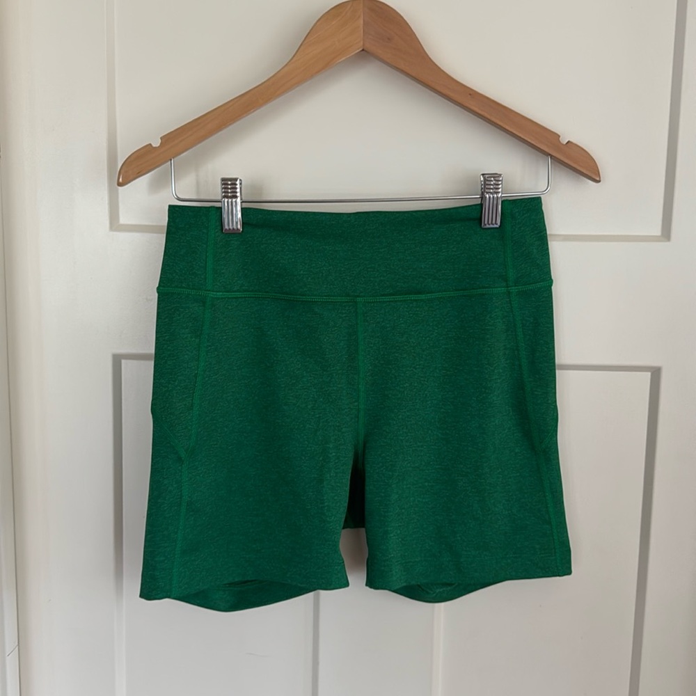 Outdoor Voices Warmup shorts, green M